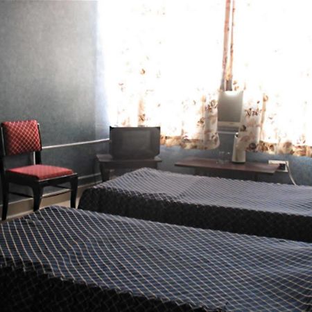 Gaurav Hotel Kanpur Exterior foto